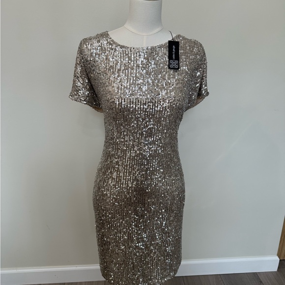 Cable & Gauge Silver Sequin Dress - Picture 2 of 8